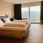 Berg-gasthof Hoetzelein Hotel 3*