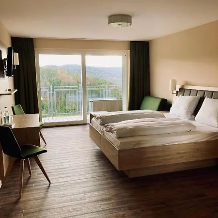 Hotel Berg-gasthof Hötzelein 3*