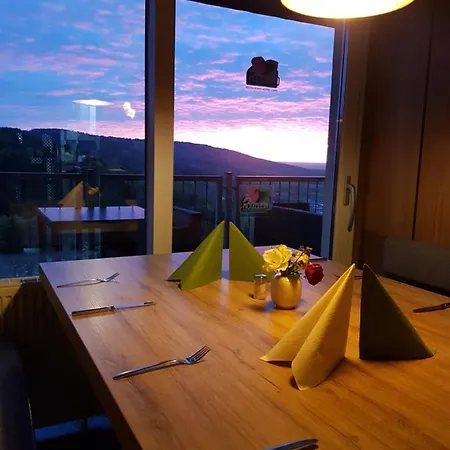 Berg-gasthof Hoetzelein 3* Kunreuth
