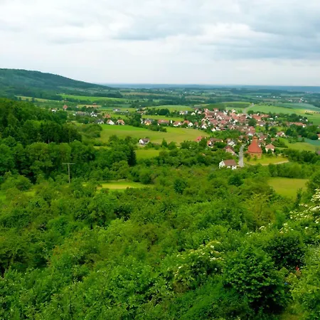 Berg-gasthof Hoetzelein ホテル Kunreuth