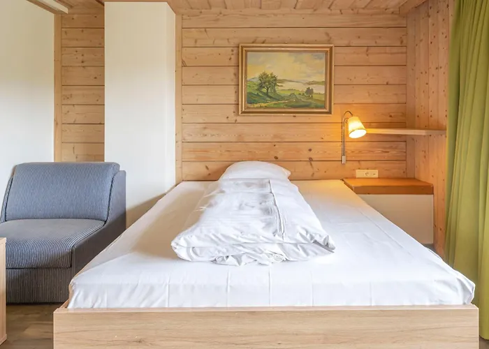 Berg-gasthof Hoetzelein Hotel Kunreuth